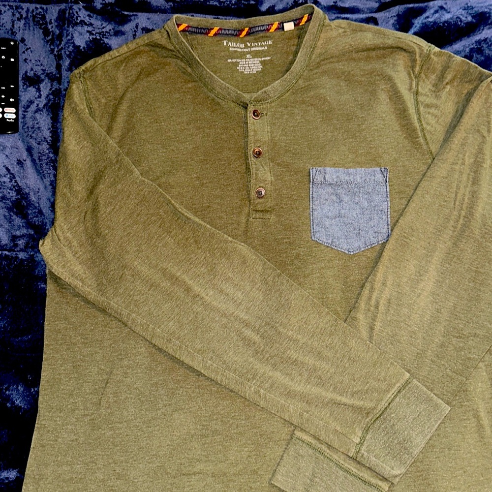 Tailor Vintage green long sleeved shirt